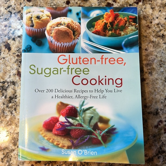 2 Gluten Free cookbooks - Picture 4 of 7